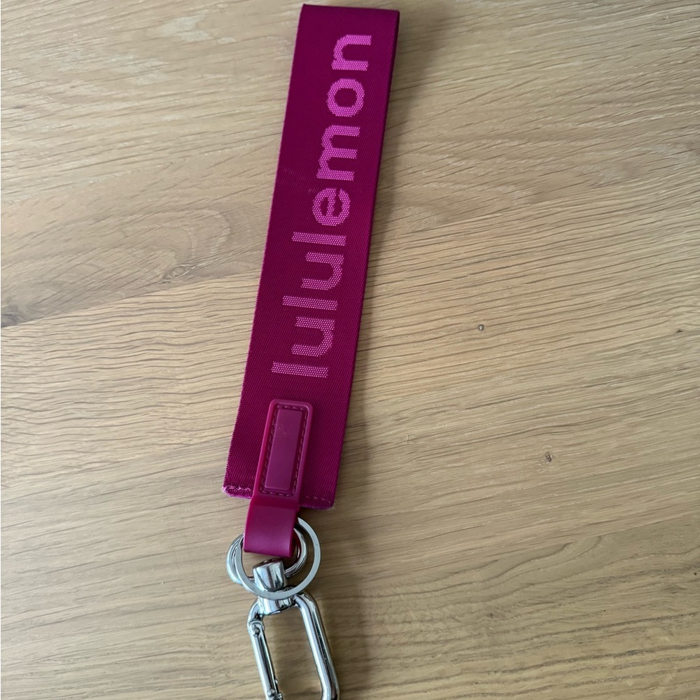 Lululemon Never Lost Keychain Berry/Sonic Pink